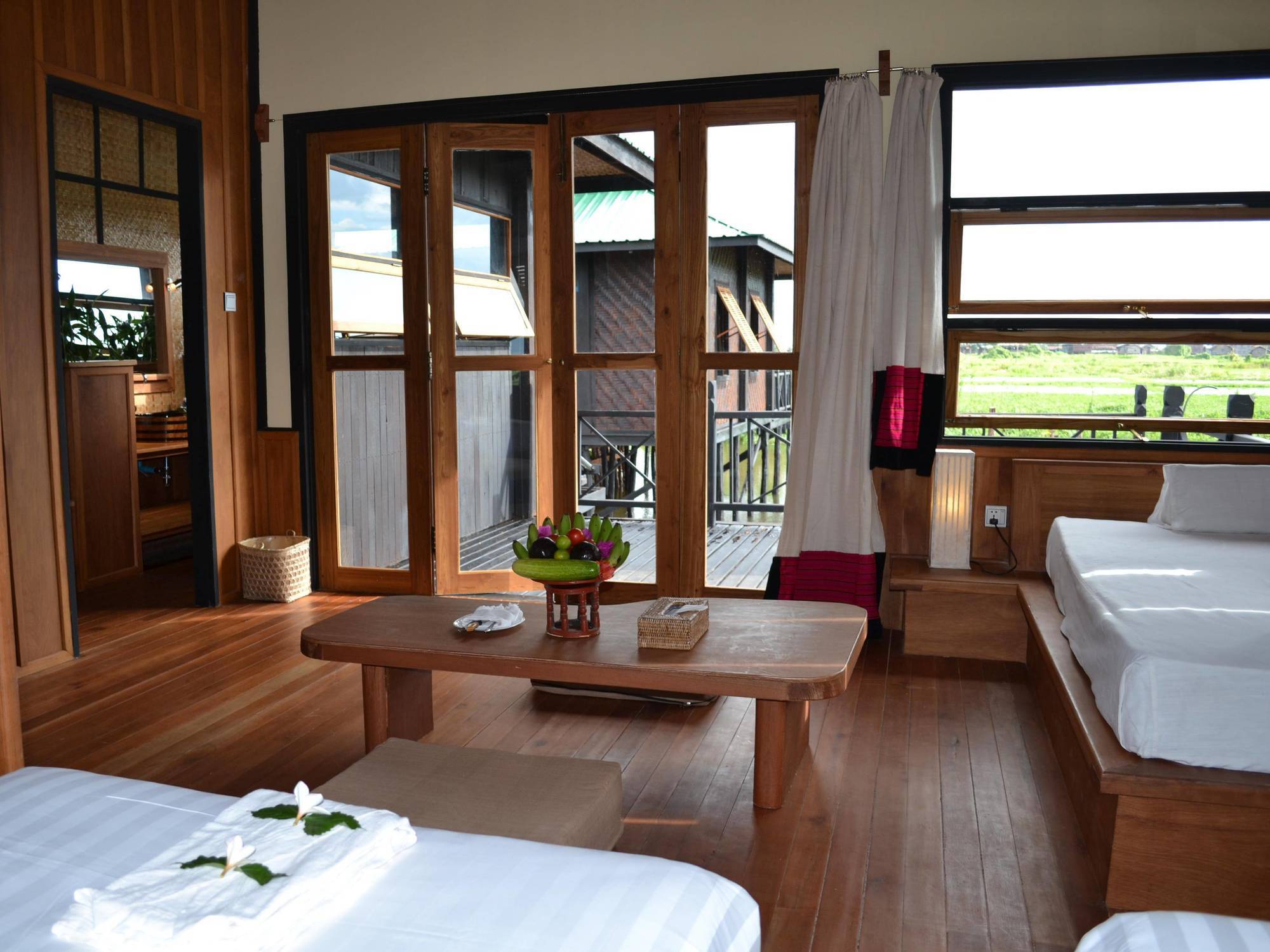 Inle Heritage Stilt Houses Ywama Exteriör bild